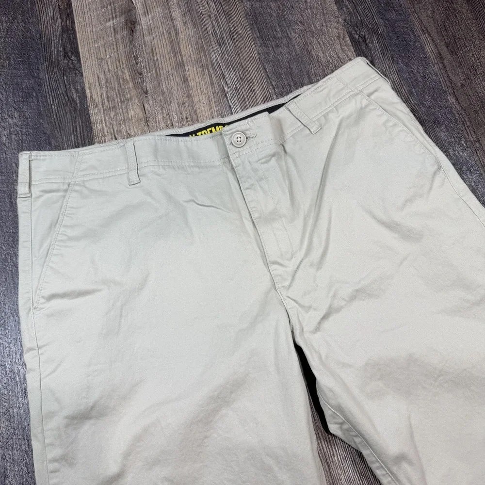 Lee X-Treme Comfort Men Khaki Chino Pants 42x32* Beige Stretch Casual Flat Front